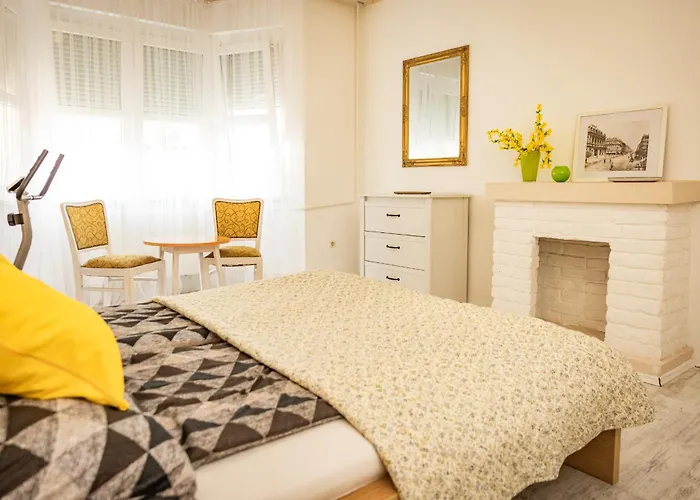 Neat & Comfy Near The Danube *