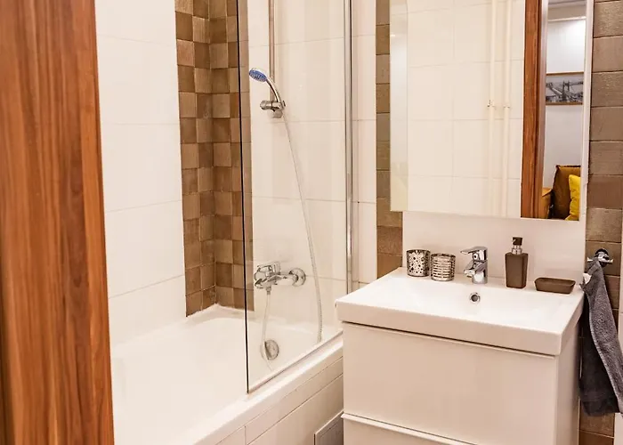 Neat & Comfy Near The Danube Daire *