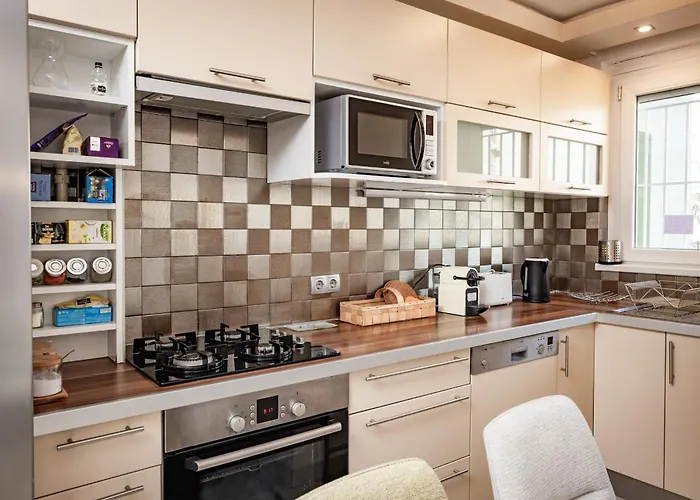 아파트 Neat & Comfy Near The Danube *