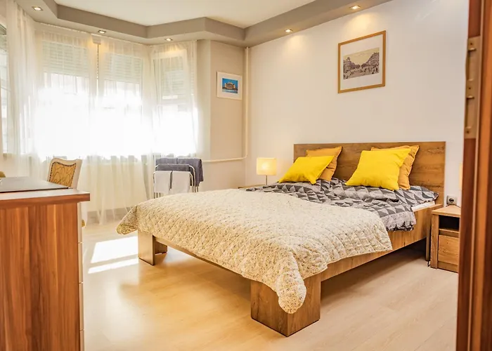 Neat & Comfy Near The Danube * 부다페스트