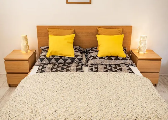 Neat & Comfy Near The Danube *
