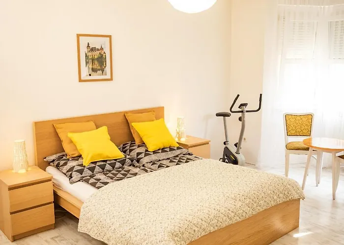 Neat & Comfy Near The Danube *