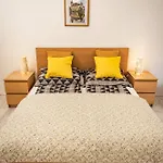 Neat & Comfy Near The Danube *