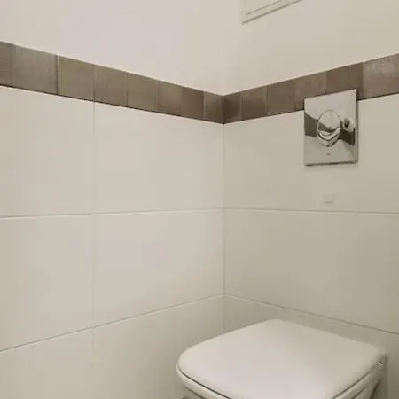 Daire Neat & Comfy Near The Danube