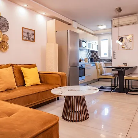 Neat & Comfy Near The Danube