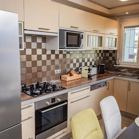 Daire Neat & Comfy Near The Danube Budapeşte